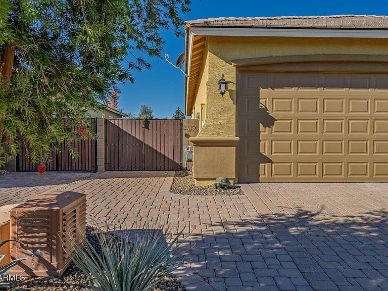 18926 N ARBOR Drive photo 3