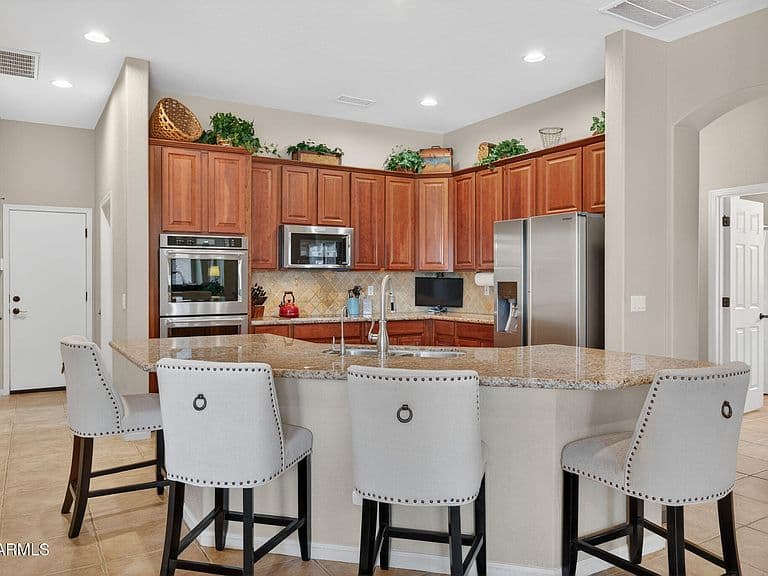 373 W Macaw Dr photo 2