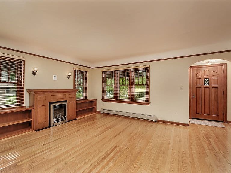 1905 Poly Dr photo 4