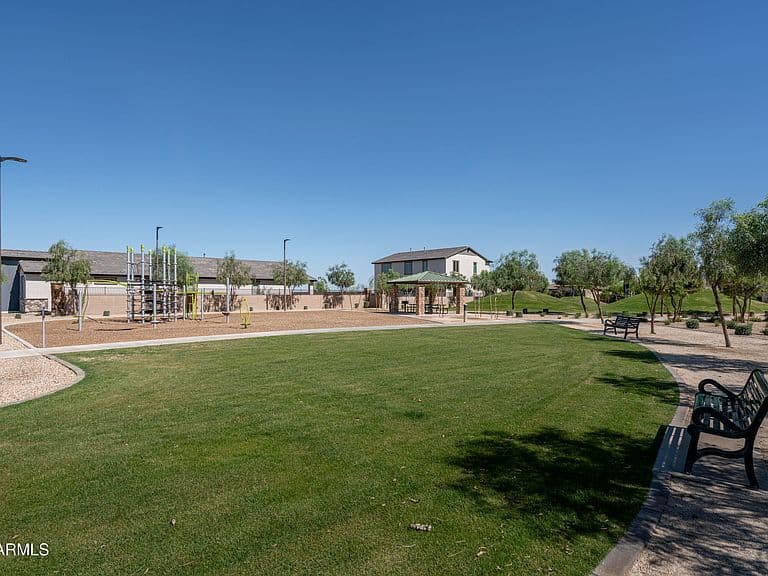 22318 W IRMA Lane photo 4