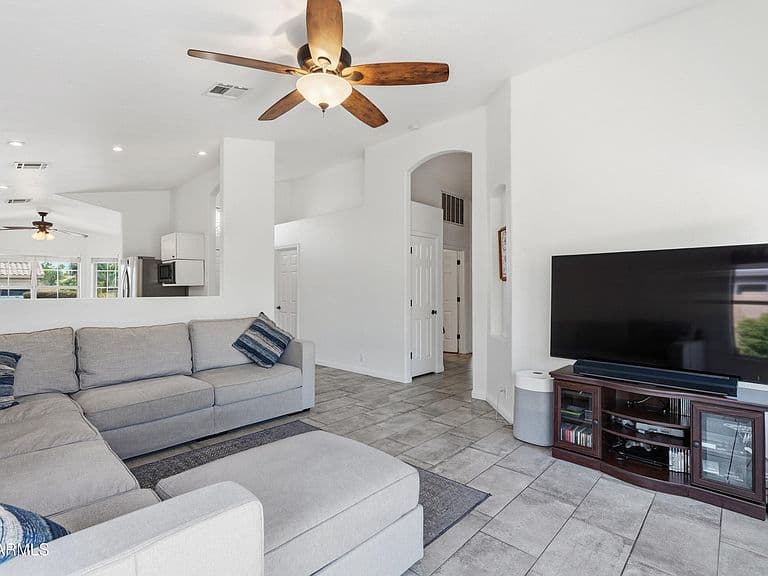 840 E GARY Drive photo 5
