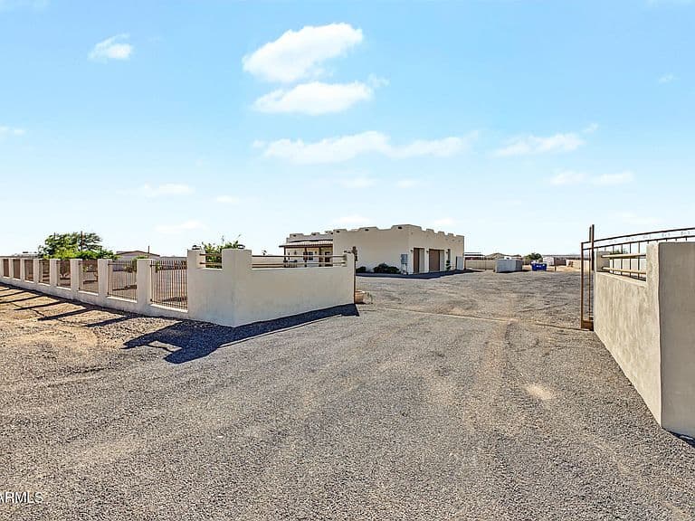 31742 N FELIX Road photo 2