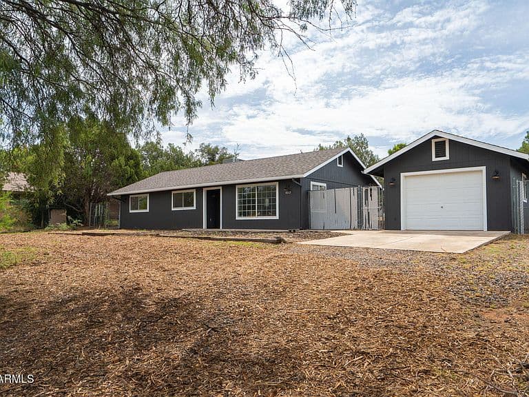 4805 E COCHISE Drive photo 2