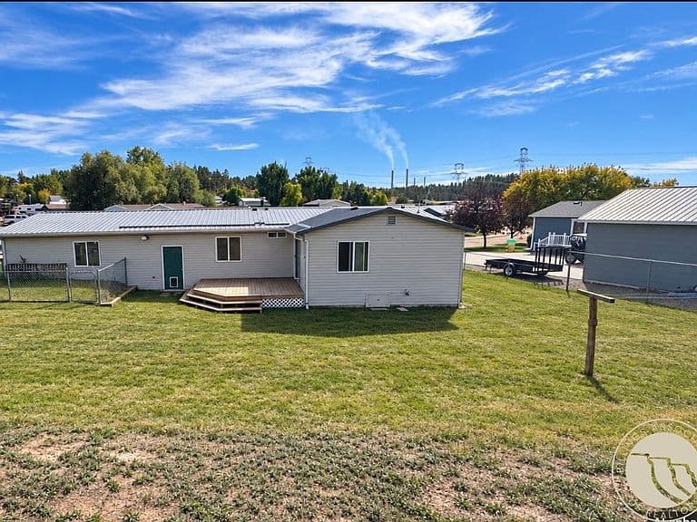 1062 Laramie Cir photo 3