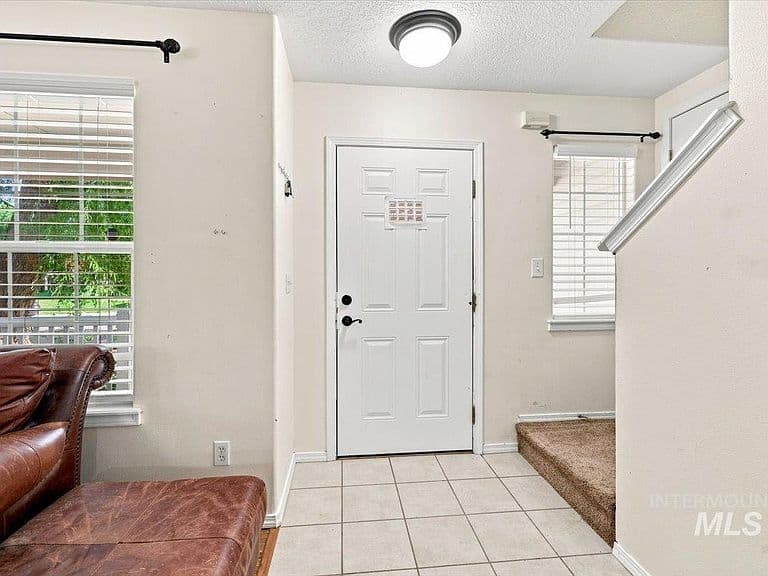 1327 W Balboa St photo 4