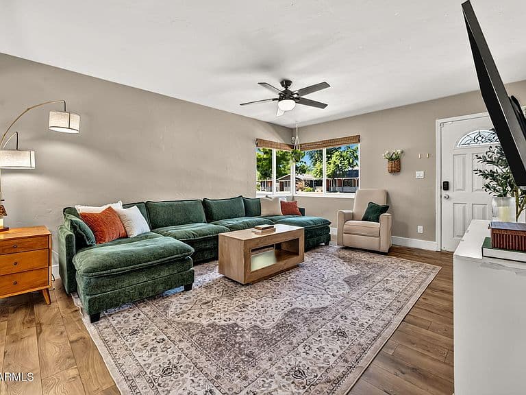 1403 W LUKE Avenue photo 5