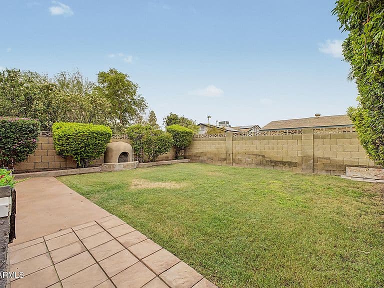2102 W Utopia Road photo 2