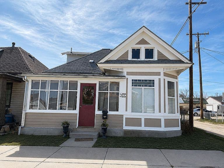 312 Elm St photo 1