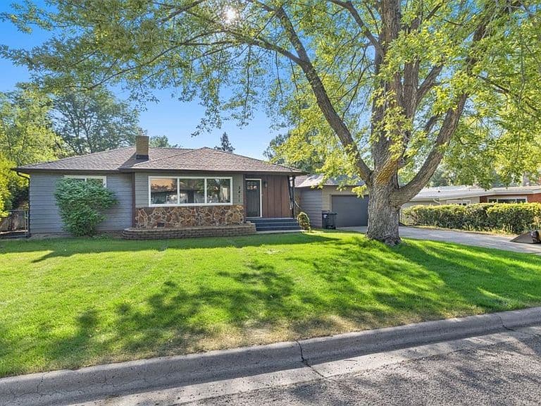2411 Patricia Ln photo 2