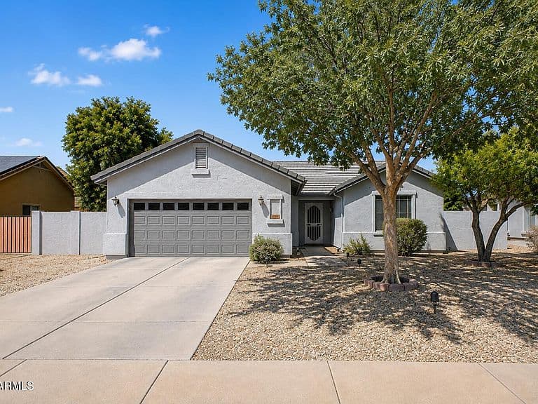 4304 E DEL RIO Street photo 1