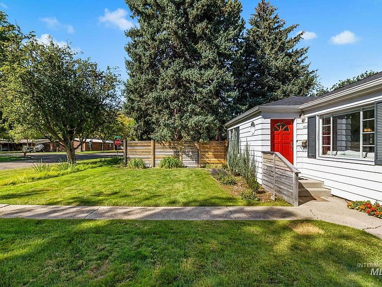 1516 W Williams St photo 3
