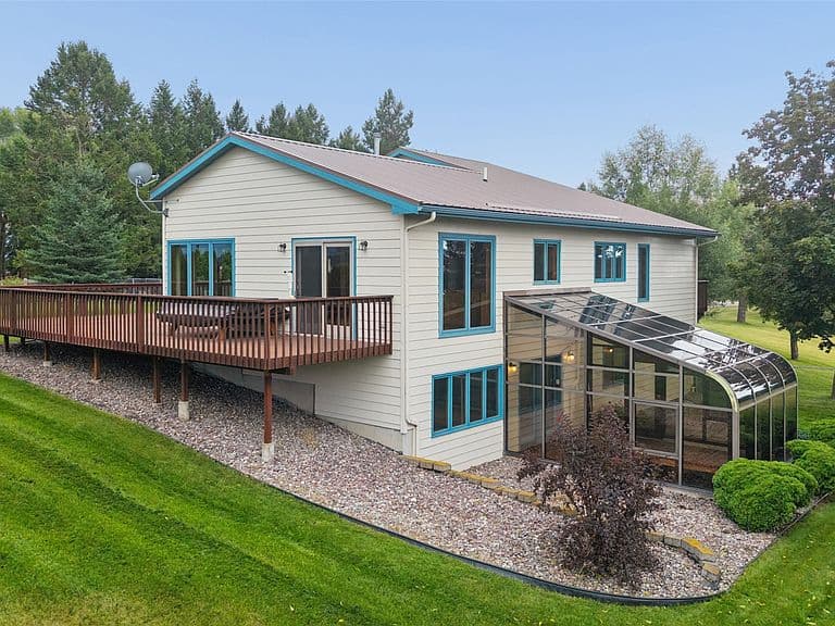 145 Highland Dr photo 4
