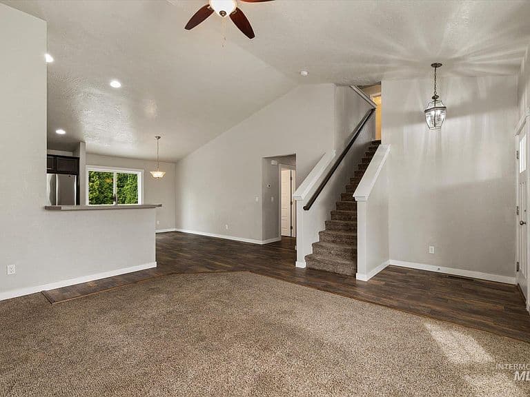 880 E Yaquina Bay Dr photo 5