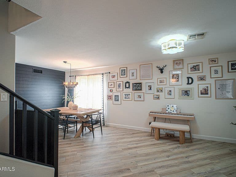 2524 W HEDGEHOG Place photo 5