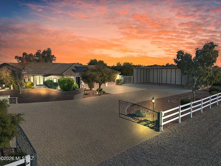 2354 N Casa Grande Ave photo 4