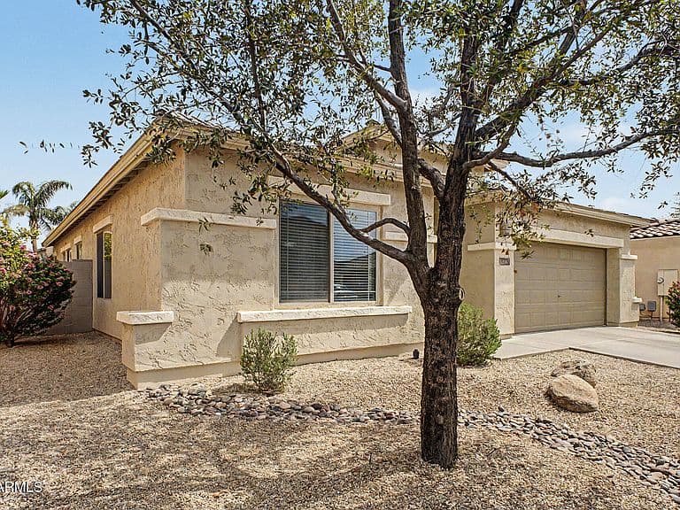 896 E LA COSTA Place photo 4