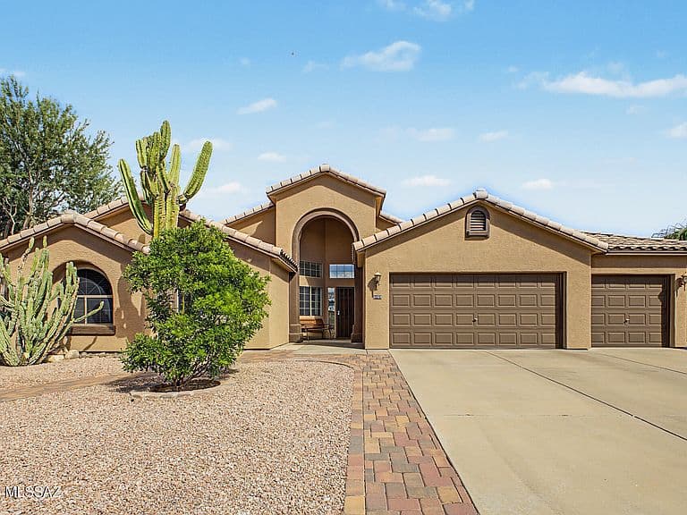 8408 N Poudre Dr photo 1