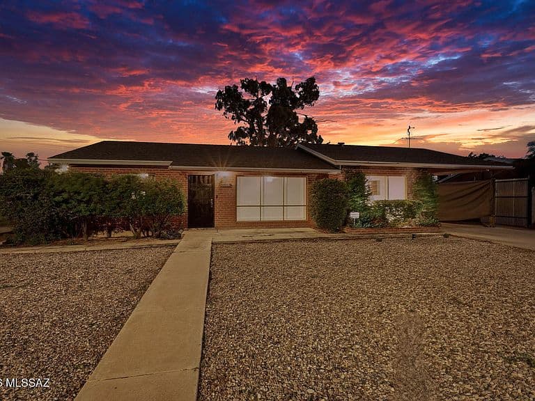 6668 E Scarlett St photo 1