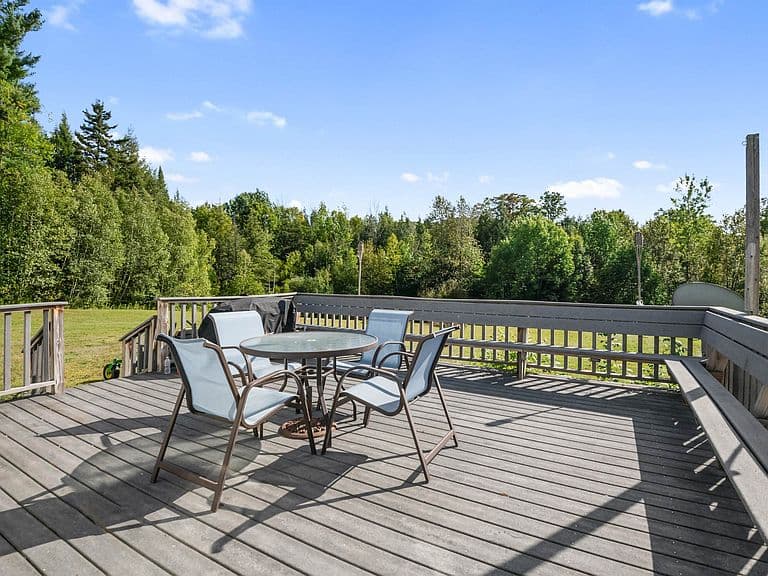 1352 Maple Hill Road photo 2