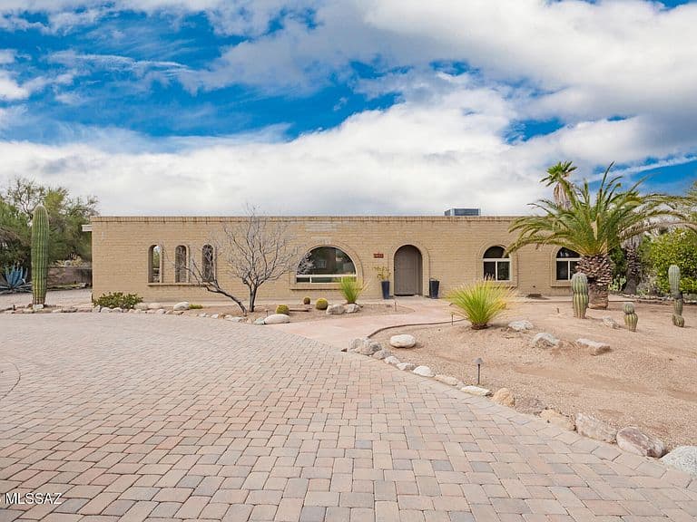 7309 N Paseo Ronceval photo 1