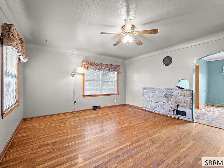 5705 E 21 S photo 4
