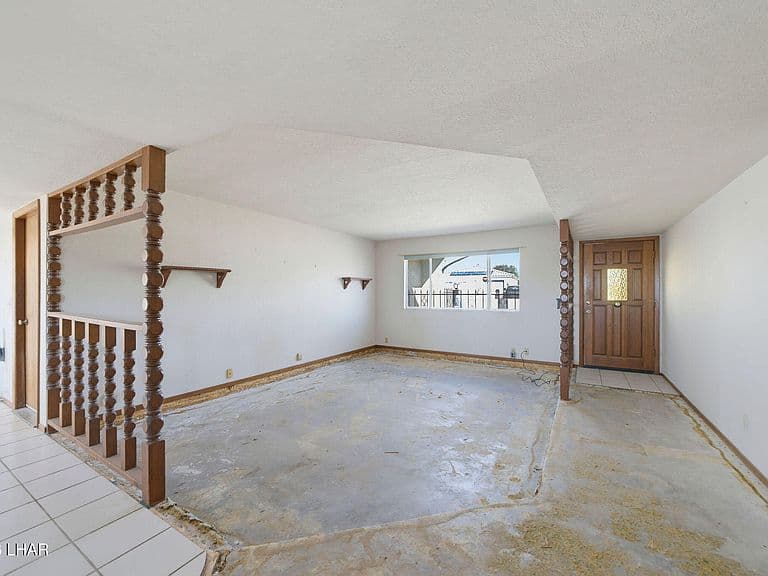 2440 Tovar Ln photo 5
