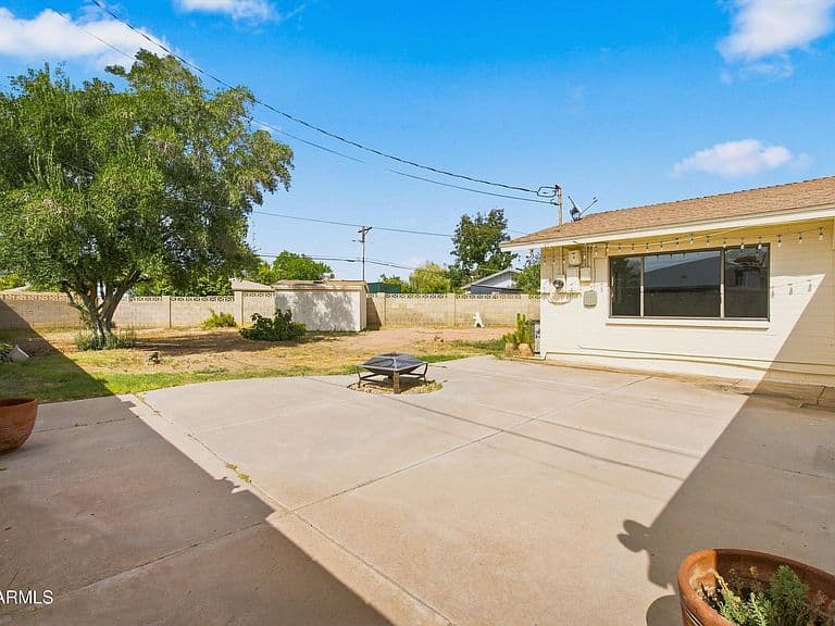 4518 N 36TH Place photo 3