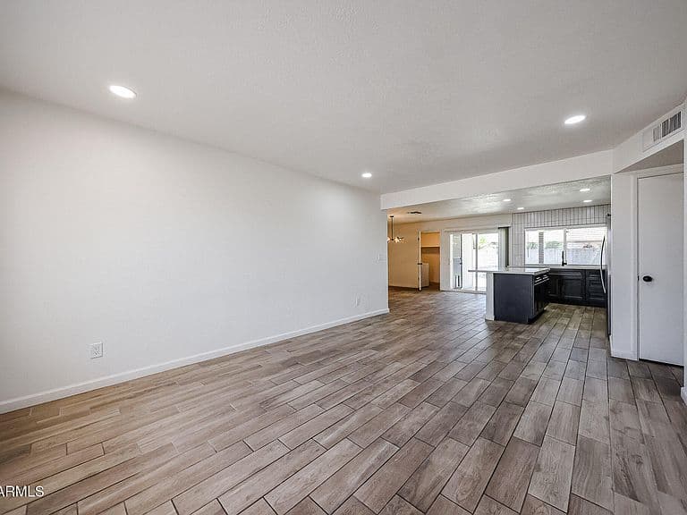 4034 E WINDROSE Drive photo 5