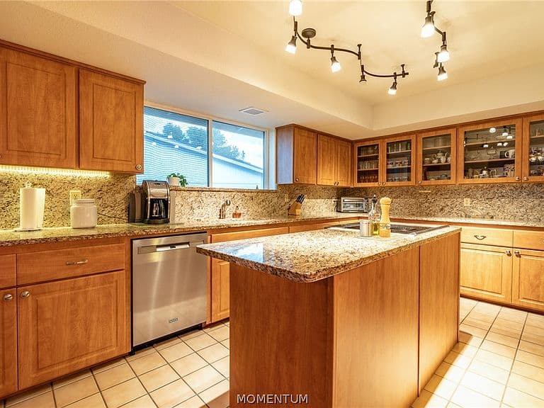 425 Riata Valley Road photo 5