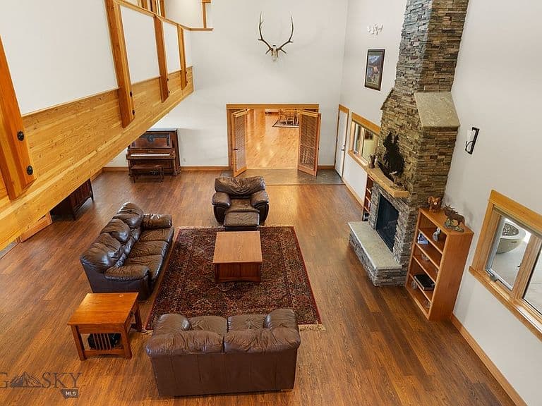3140 Emily Ln photo 2