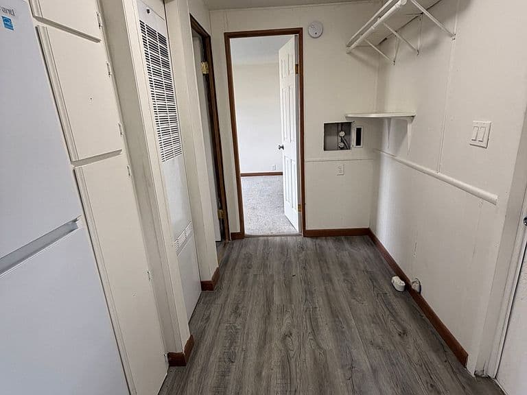 243 B St photo 3