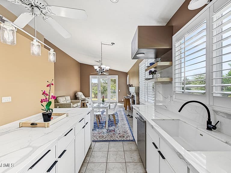 3660 S HEATH Way photo 4