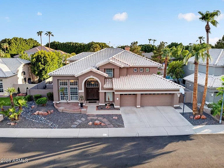 6261 W LOUISE Drive photo 3