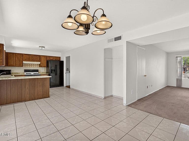 7131 W COCHISE Drive photo 4