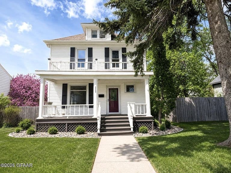 112 Chestnut St photo 1