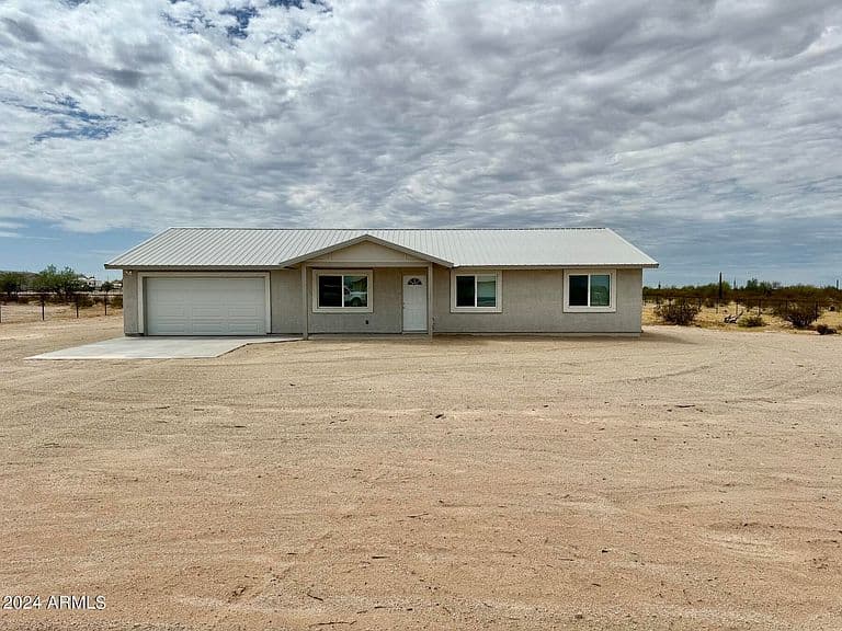 20661 E LEAVITT Lane photo 1