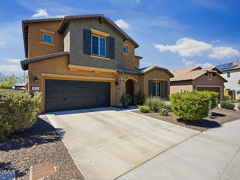 1105 W SPUR Drive photo 3