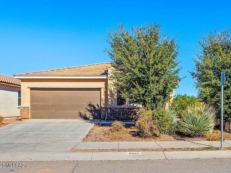 6623 E Via Jardin Verde photo 2