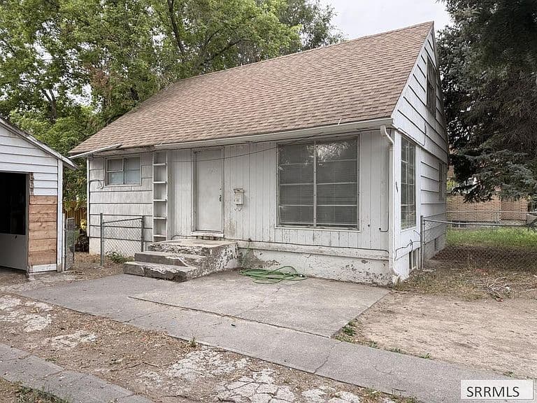 944 Poulson St photo 3