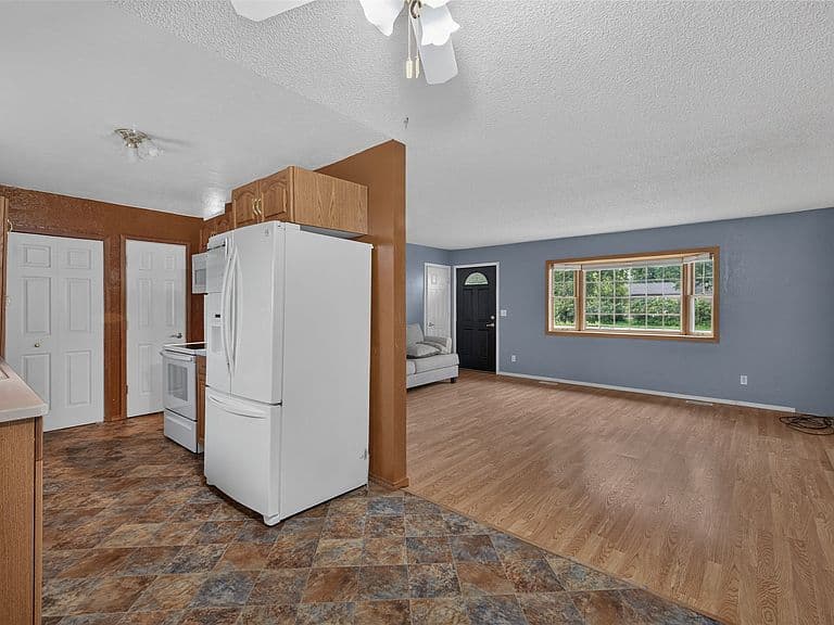 2595 Prickley Pear Ave photo 5