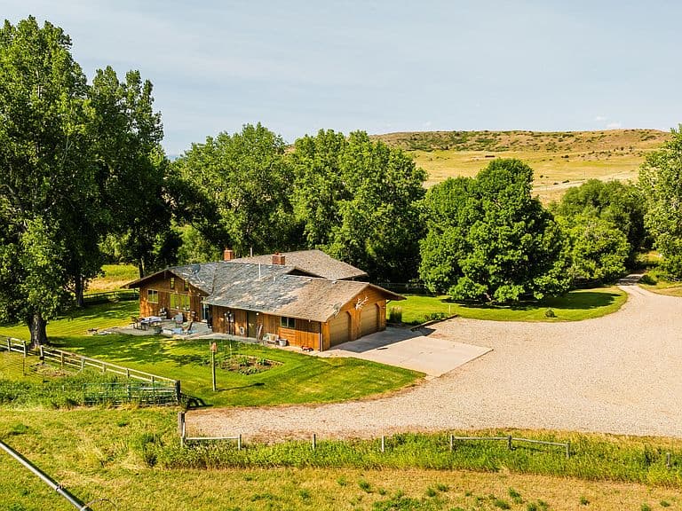 227 Us Highway 14 E photo 3