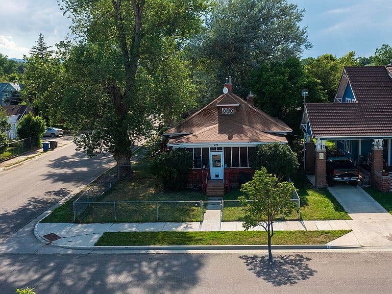 672 Illinois St photo 4