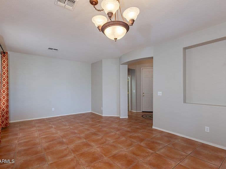 2510 W COYOTE CREEK Drive photo 5