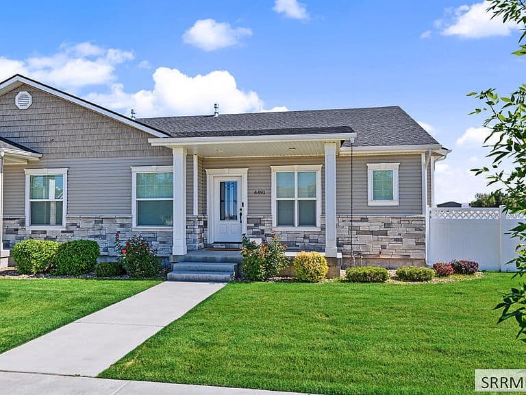 4491 Craven Ln photo 1