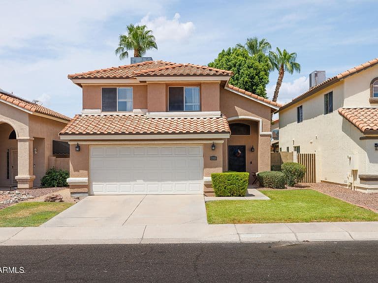 1306 E HELENA Drive photo 1