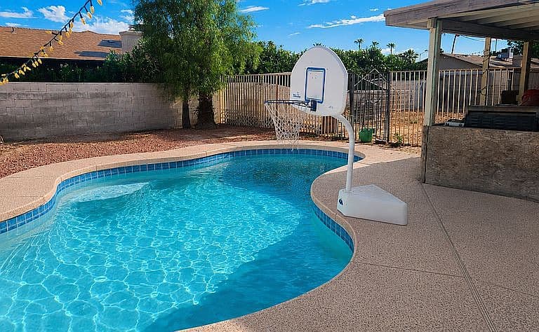 3513 E Cuervo Ln photo 1
