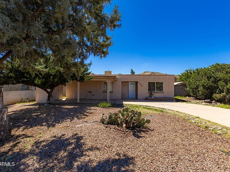 5062 E RAFFAELE Drive photo 5