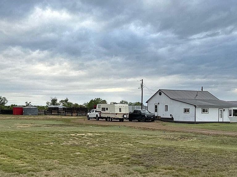 6216 Road 1071 photo 1