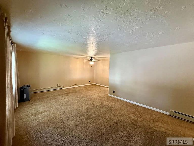 1125 Bower Dr photo 3