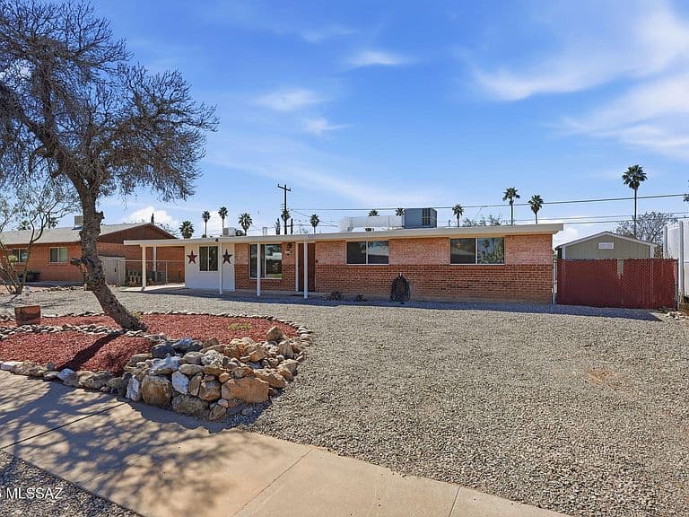 6550 E Calle Luna photo 2